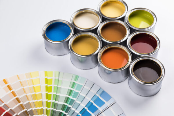 外壁塗装によく使われる塗料の種類とその特徴！